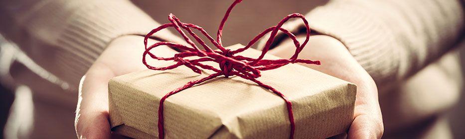 Why Is Gifting Shares Instead Of Gold A Better Idea? Why is gifting shares instead of gold a better idea?
